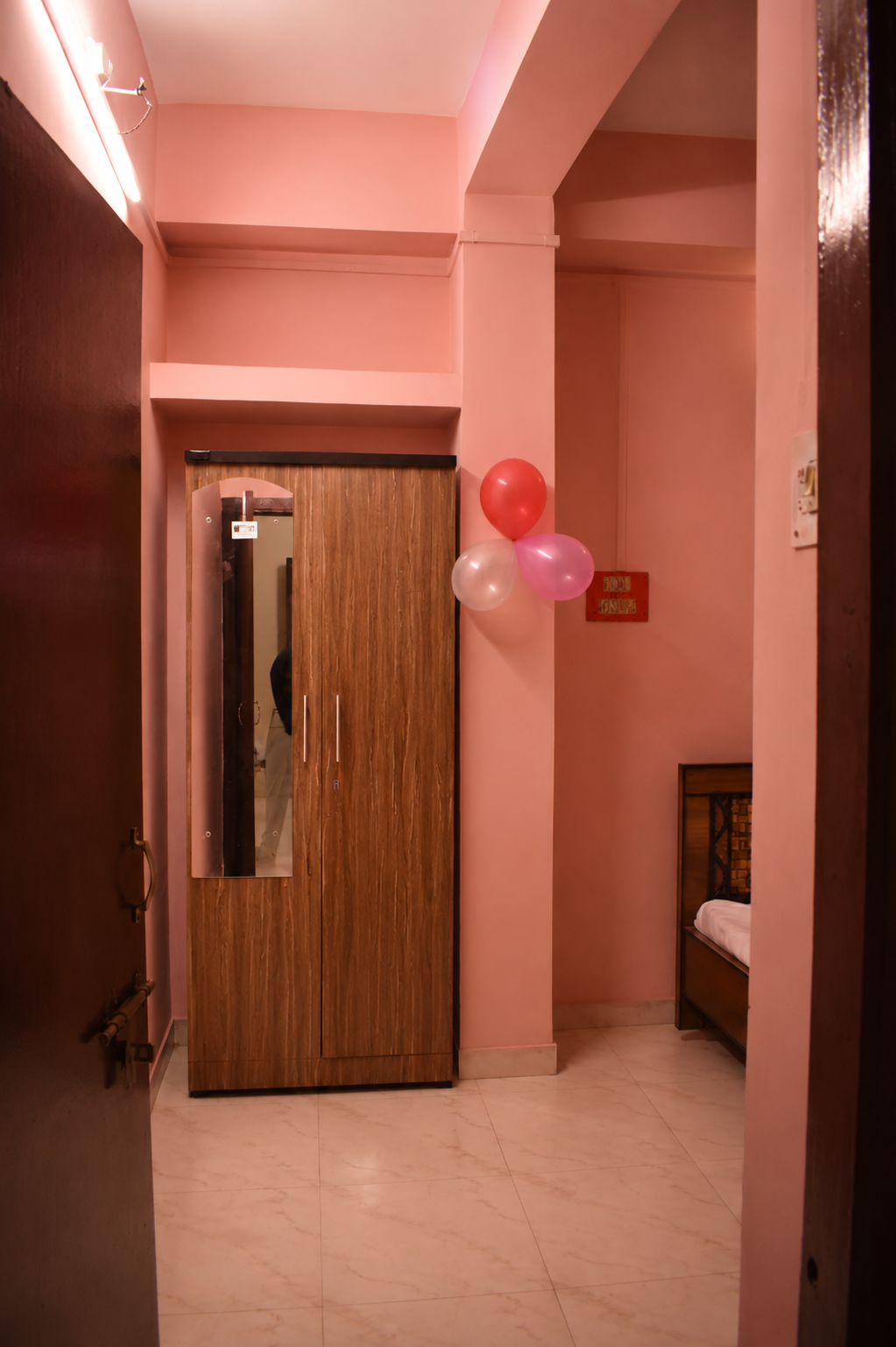 Nahor Room View